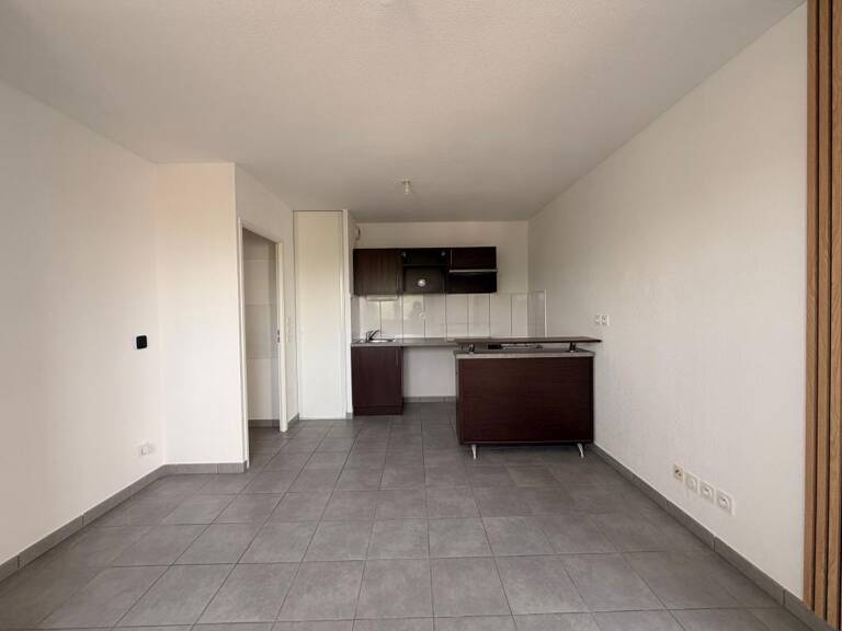 Appartement T2 - PARKING SOUS SOL — photo 1