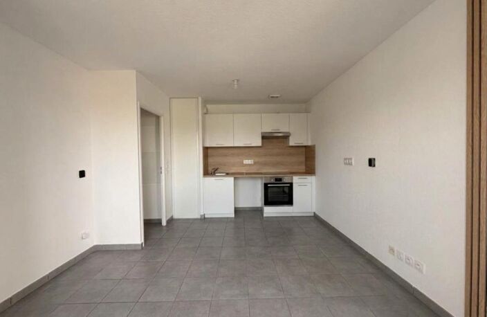 Appartement T2 - PARKING SOUS SOL — photo 2