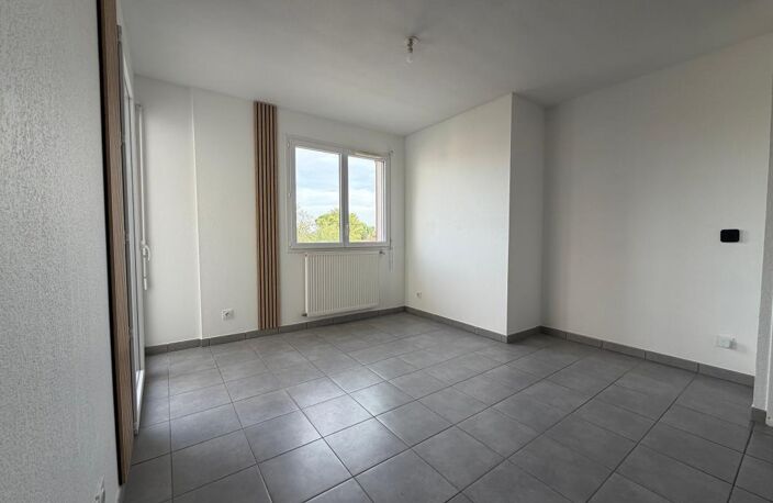 Appartement T2 - PARKING SOUS SOL — photo 4