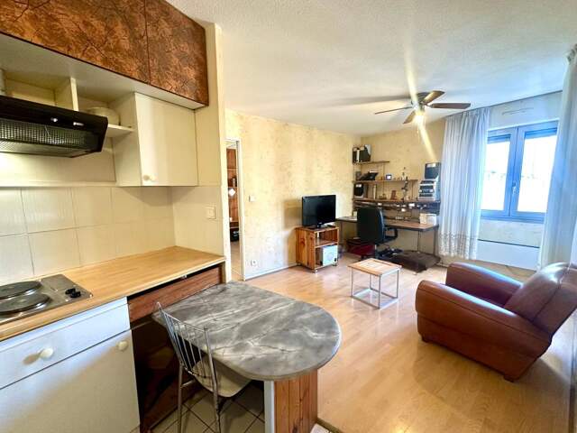 Appartement À Vendre — photo du bien