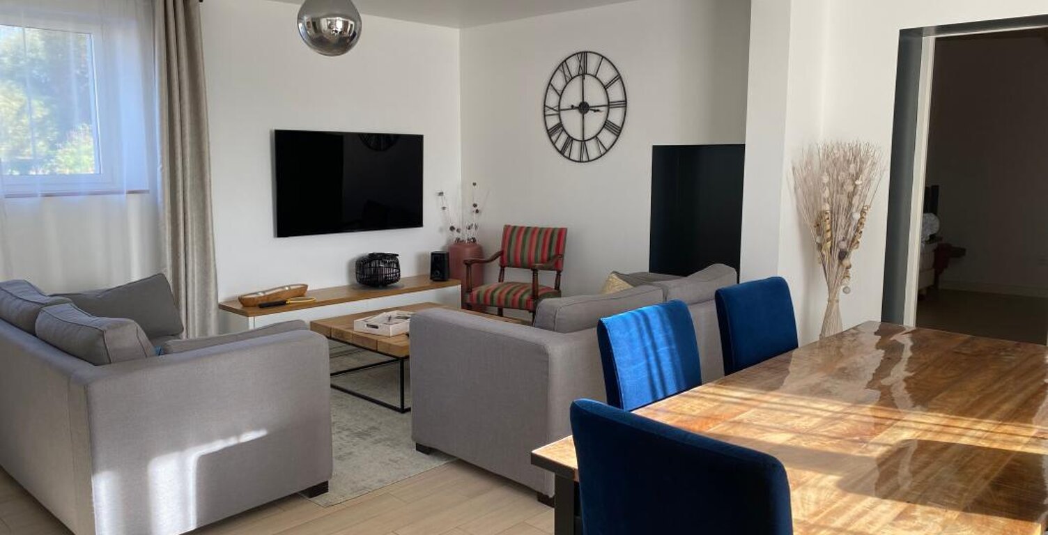 Appartement À Louer — photo 1