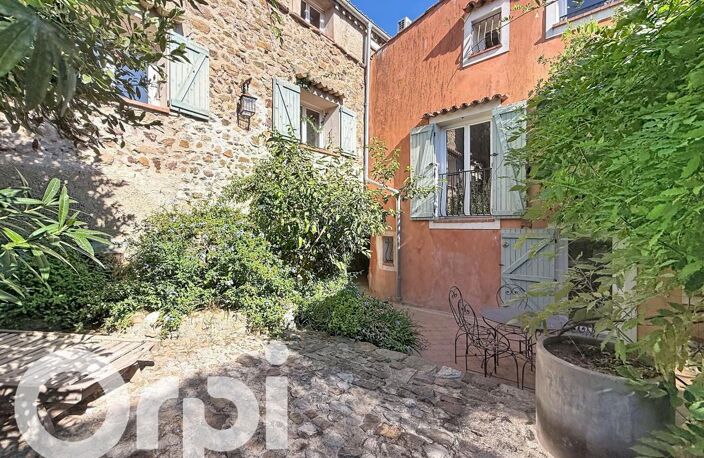 Roquebrune-sur-Argens (83520) : Une demeure d'exception en copropriété au cœur du village médiéval, où l'histoire d'hier rencontre vos projets de demain. » — photo 2