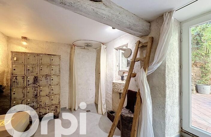 Roquebrune-sur-Argens (83520) : Une demeure d'exception en copropriété au cœur du village médiéval, où l'histoire d'hier rencontre vos projets de demain. » — photo 5