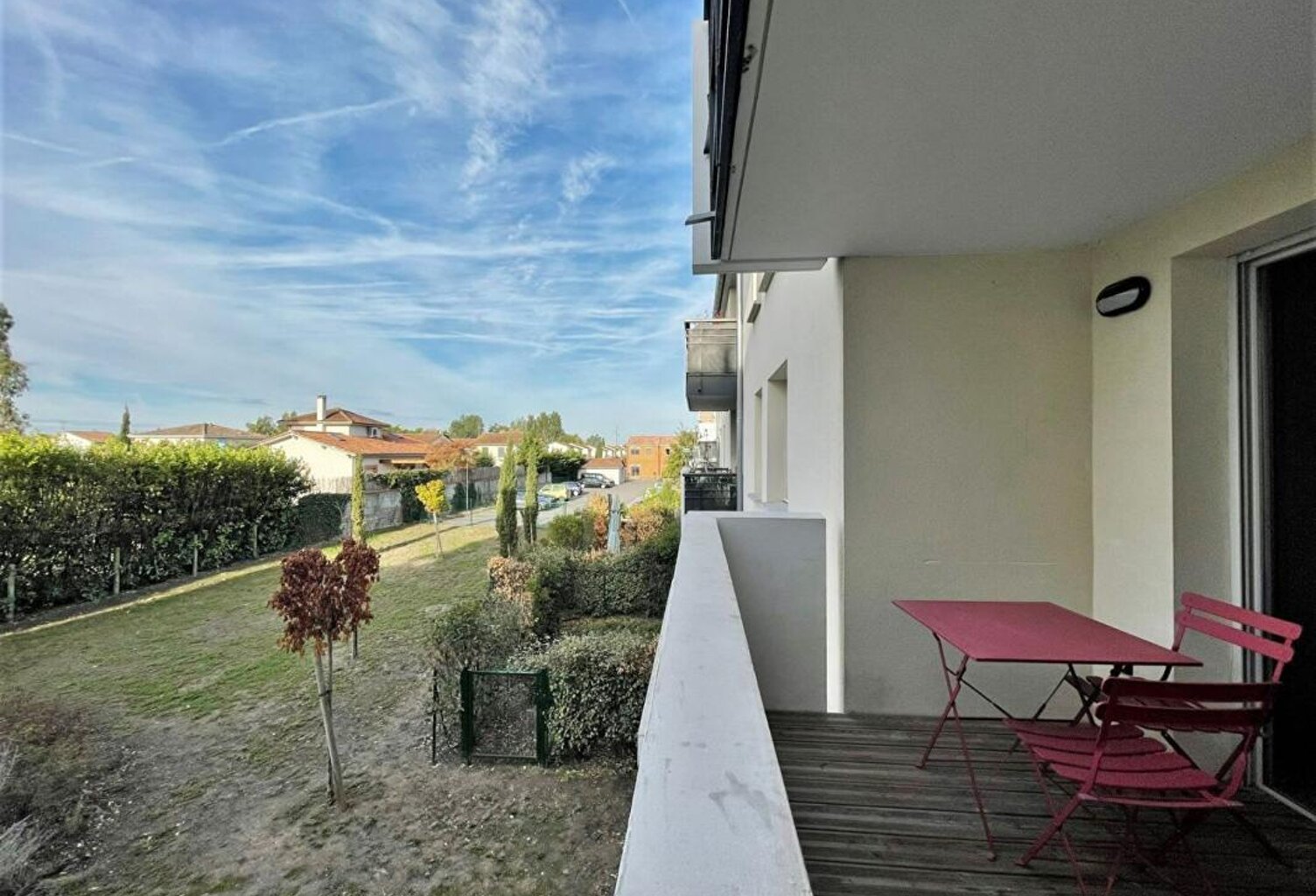 TOULOUSE -  Route de Launaguet Appartement T2 Meublé Parking Calme — photo 1