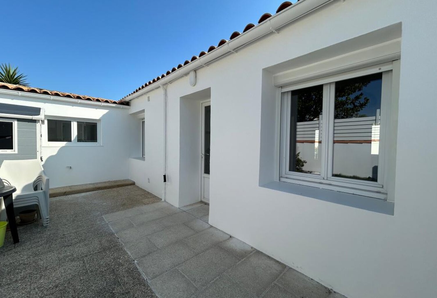 Petite maison T2 avec cour à SAUJON — photo 1