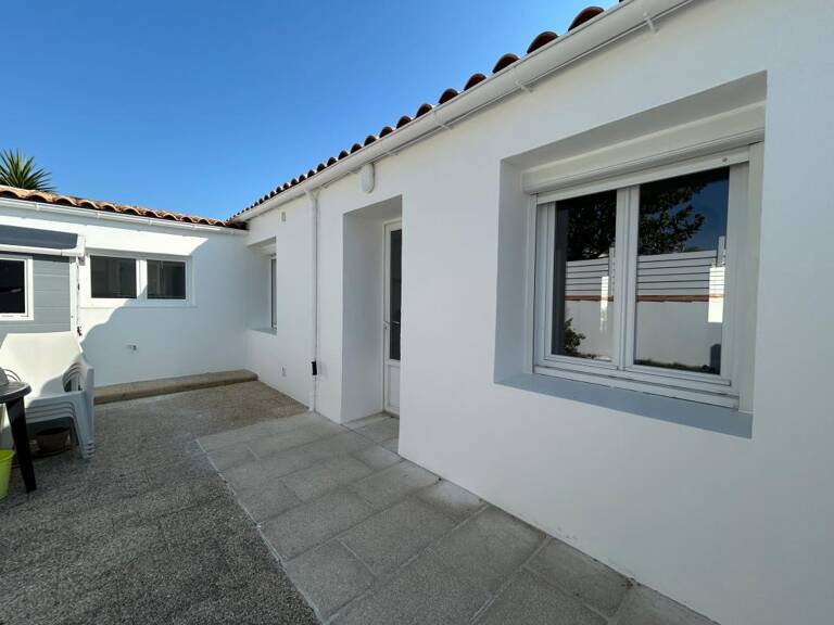 Petite maison T2 avec cour à SAUJON — photo 1