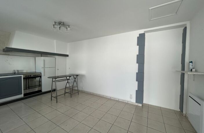 Petite maison T2 avec cour à SAUJON — photo 2