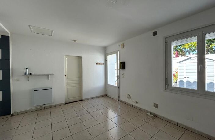 Petite maison T2 avec cour à SAUJON — photo 4