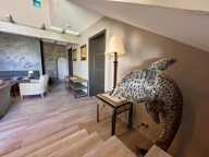 SAINT-RAPHAËL – MAISON DE 196 M² AVEC PISCINE, VUE ET ESPACES DE VIE GÉNÉREUX — photo 3