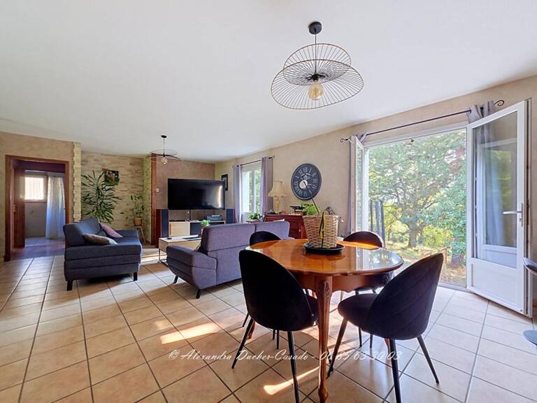 MAISON DE PLAIN-PIED AU CALME, AU COEUR D'UN ÉCRIN DE VERDURE SUR MISON — photo 1