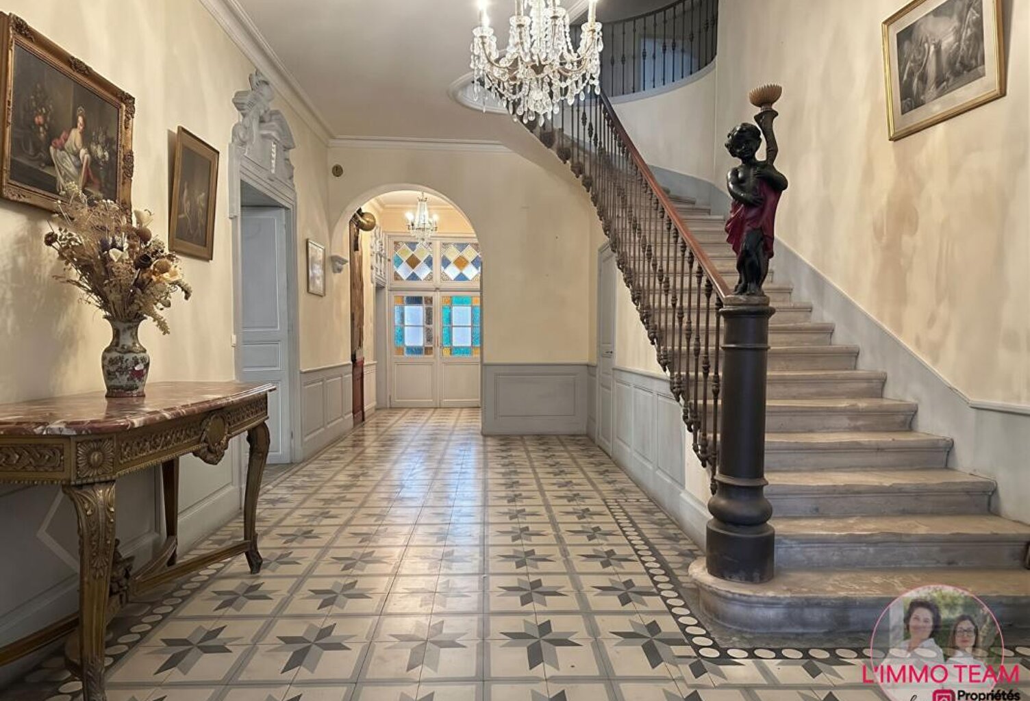 Maison bourgeoise, 450m², au coeur du village — photo 1