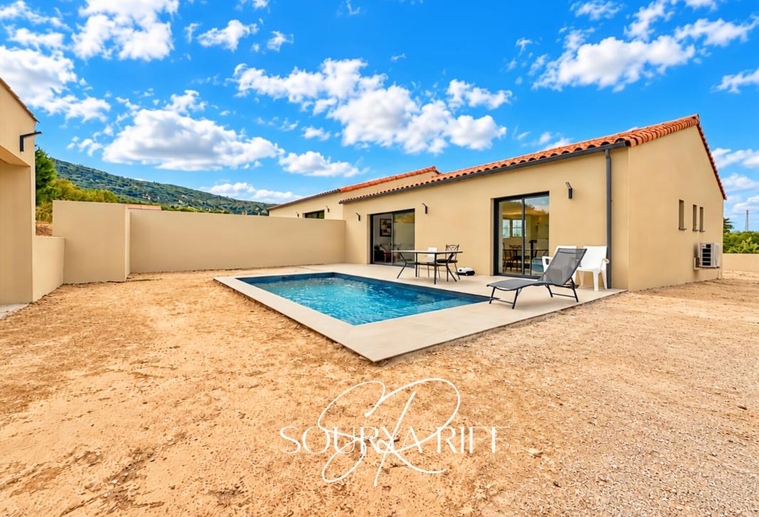 VILLA PLAIN-PIED 3 CHAMBRES AVEC PISCINE, CLIMATISATION ET GARAGE — photo 1