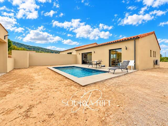 VILLA PLAIN-PIED 3 CHAMBRES AVEC PISCINE, CLIMATISATION ET GARAGE — photo du bien