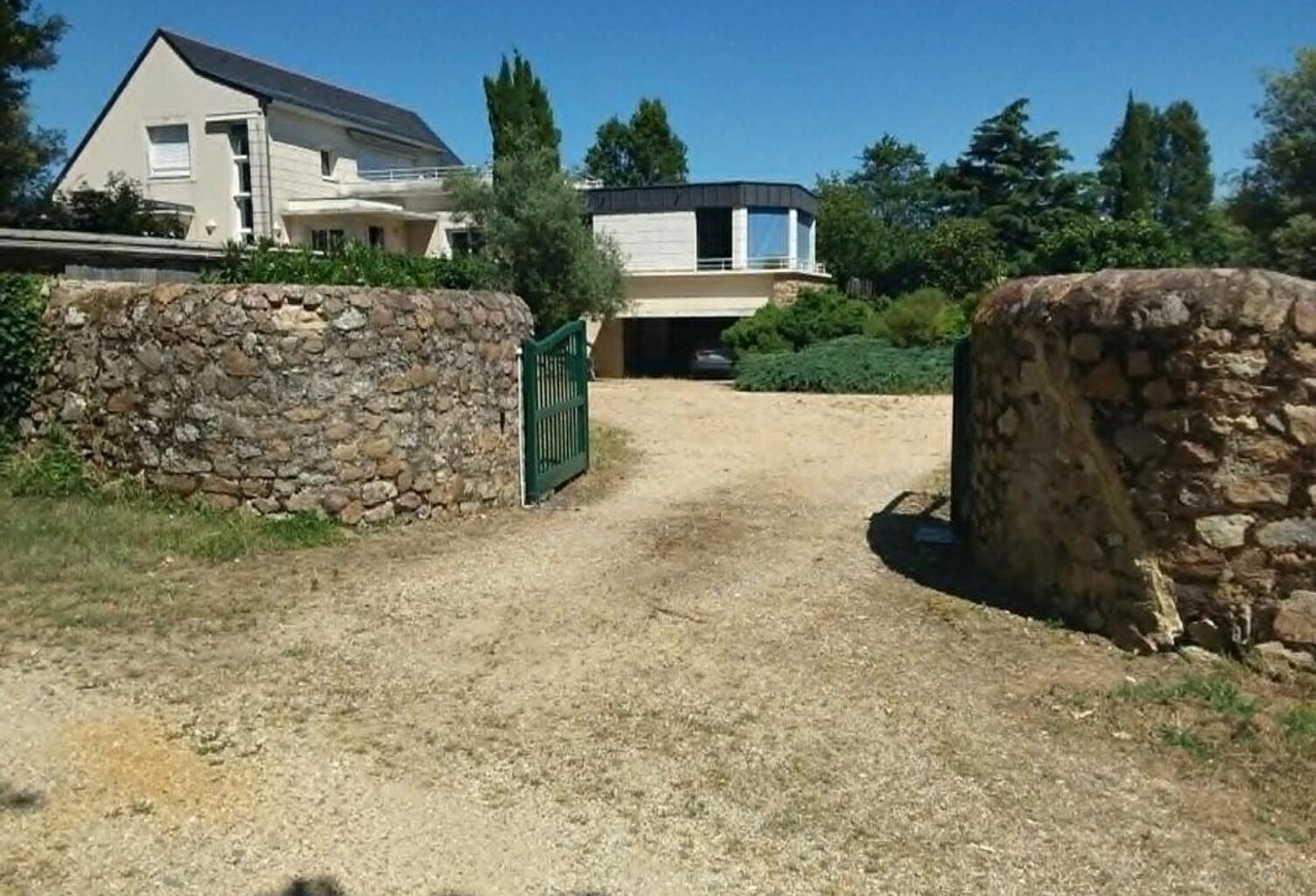 Maison d'architecte de 8 pièces 244 m2 avec piscine couverte — photo 1
