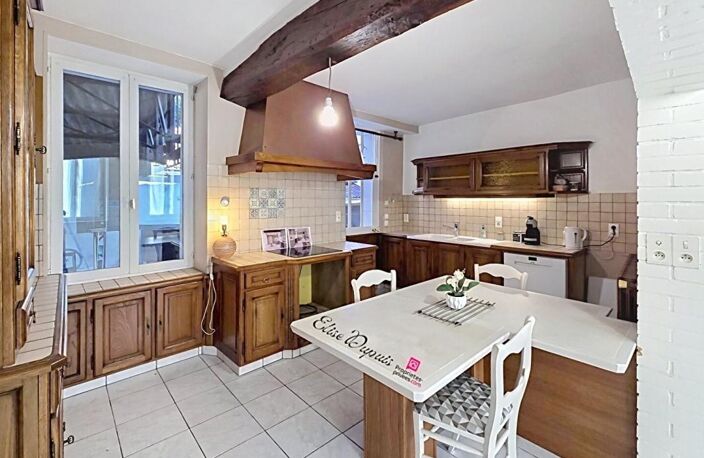 ESTISSAC - Bâtisse de caractère de 1815, 199 m² habitables et beau potentiel — photo 5