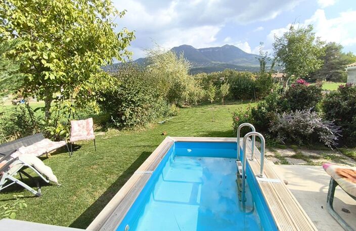 Maison avec jardin fleuri — photo 2