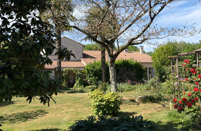 Maison Saivres 6 pièce(s) dans son cadre bucolique — photo 4