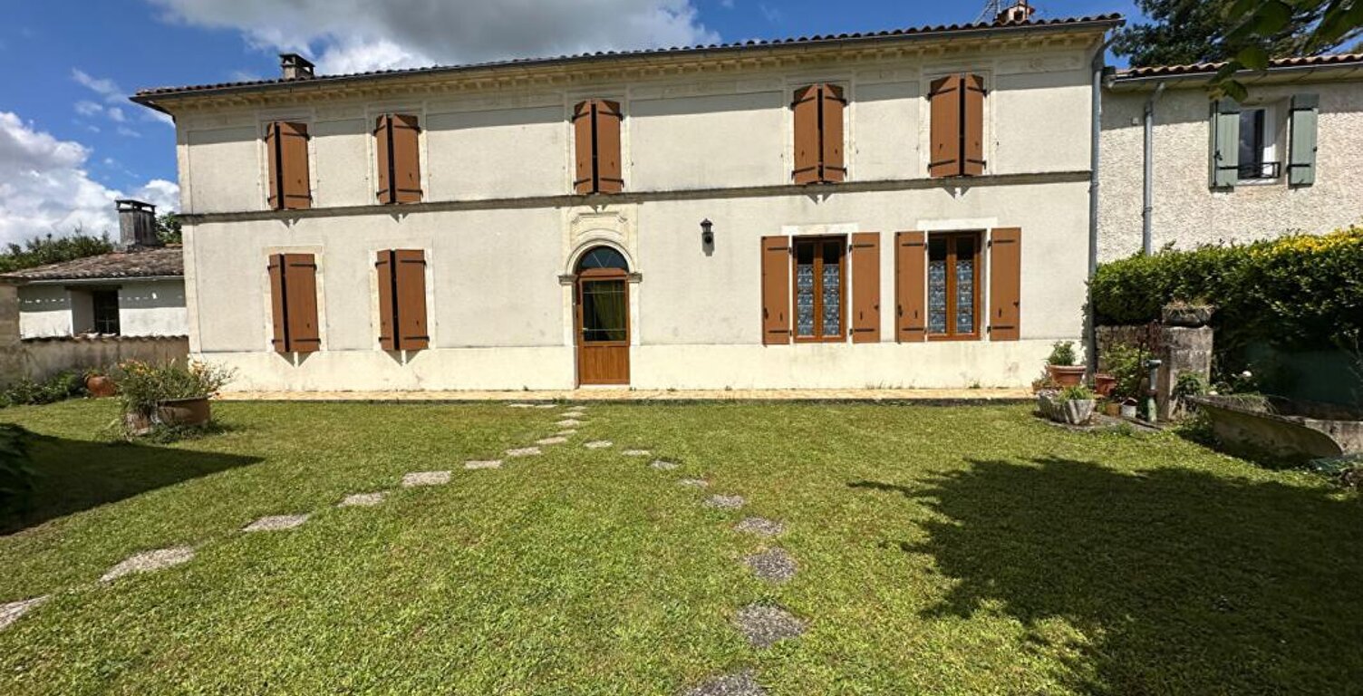 Maison en pierre 8 pièces 242 m2 avec grand terrain — photo 1