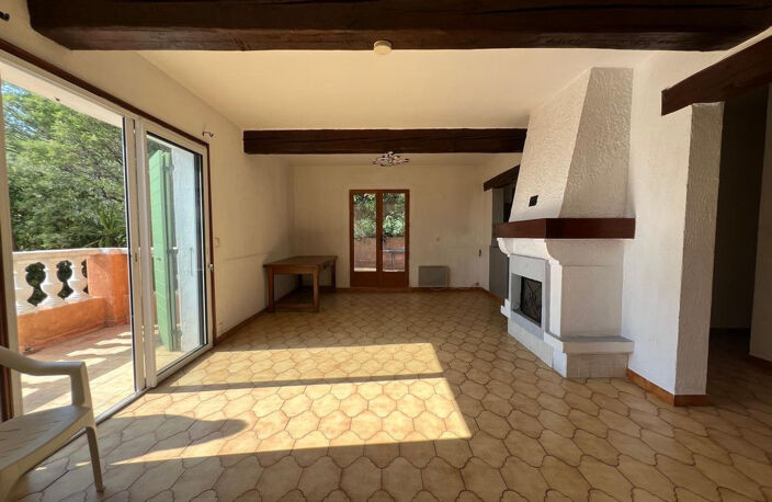 Appartement 81 m² à rénover - Vue dégagée sur l'Esterel et aperçu mer - À 200 mètres de la plage - Petite copropriété, piscine collective — photo 2