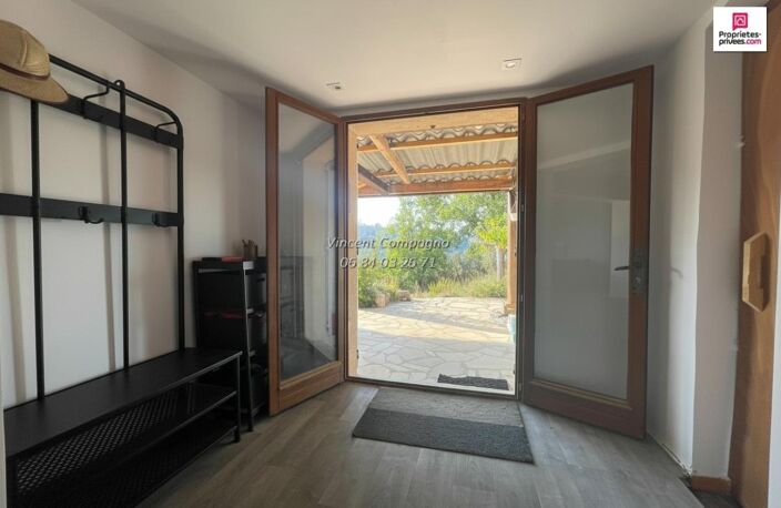 Maison 6 pièces 3 chambres avec piscine, garage et cave — photo 3