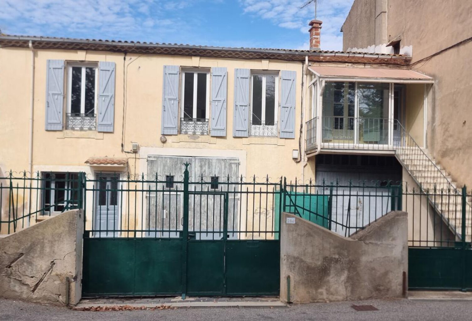 Maison Montblanc 7 pièce(s) 140 m2 avec 200 m² de garage — photo 1
