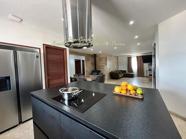 Tout proche de Saint-André de Cubzac, à Virsac - Maison Moderne 2021 -102 M2 - 4 PIECES - 3  CHAMBRES — photo du bien