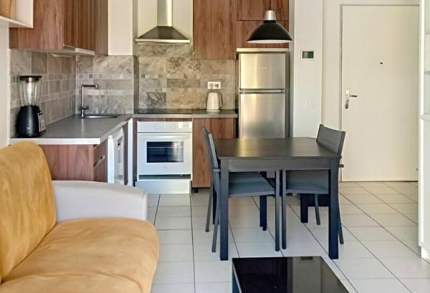 Le Luc en Provence (83), dans résidence sécurisée, appartement 2 pièces terrasse — photo 1