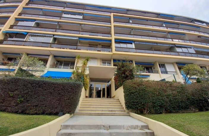 NICE vue sur le Vieux Port Viager occupé sur une tête Mr 77 ans — photo 2