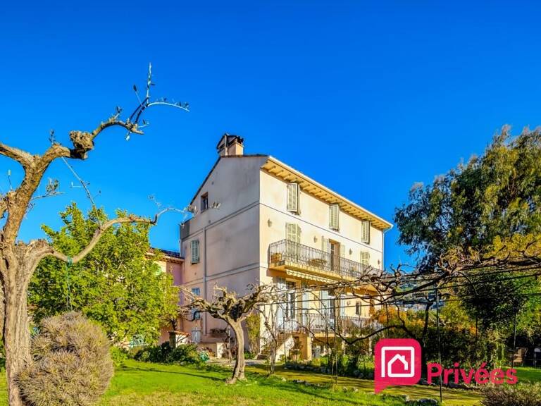 HAUT DE VILLA EN DUPLEX AVEC GRAND JARDIN, GARAGE ET PARKINGS — photo 1