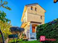 HAUT DE VILLA EN DUPLEX AVEC GRAND JARDIN, GARAGE ET PARKINGS — photo 2