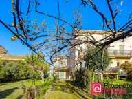 HAUT DE VILLA EN DUPLEX AVEC GRAND JARDIN, GARAGE ET PARKINGS — photo 3