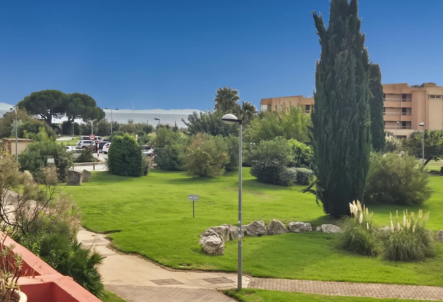 Appartement La Londe Les Maures 1 pièce(s) 32 m2 — photo 1