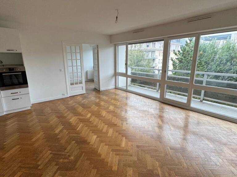 Ville basse, appartement avec 5 chambres, ascenseur, balcons et place de parking — photo 1