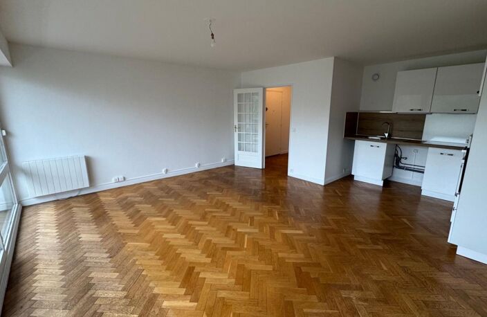 Ville basse, appartement avec 5 chambres, ascenseur, balcons et place de parking — photo 2
