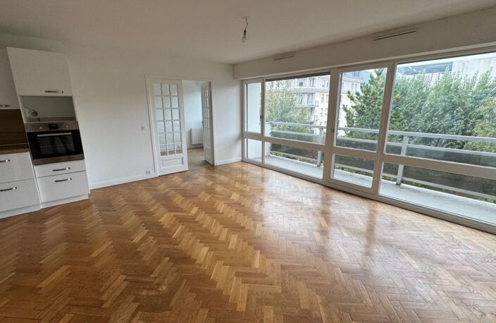 Ville basse, appartement avec 5 chambres, ascenseur, balcons et place de parking — photo 3