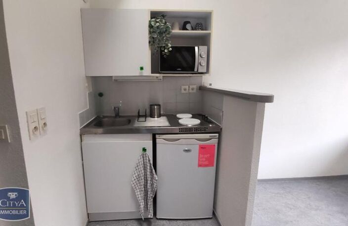Location appartement 1 pièce 25 m² à Jacob-Bellecombette (73000) — photo 2