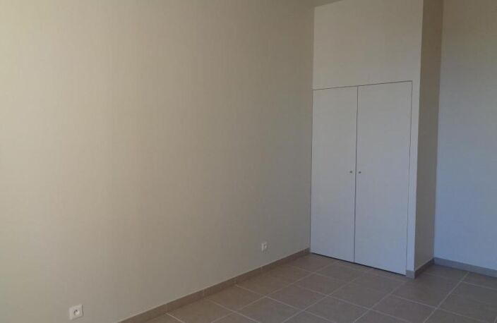 Location appartement 2 pièces 46 m² à Draguignan (83300) — photo 3