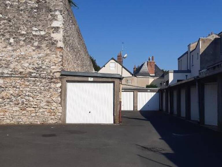 Garage   — photo 1