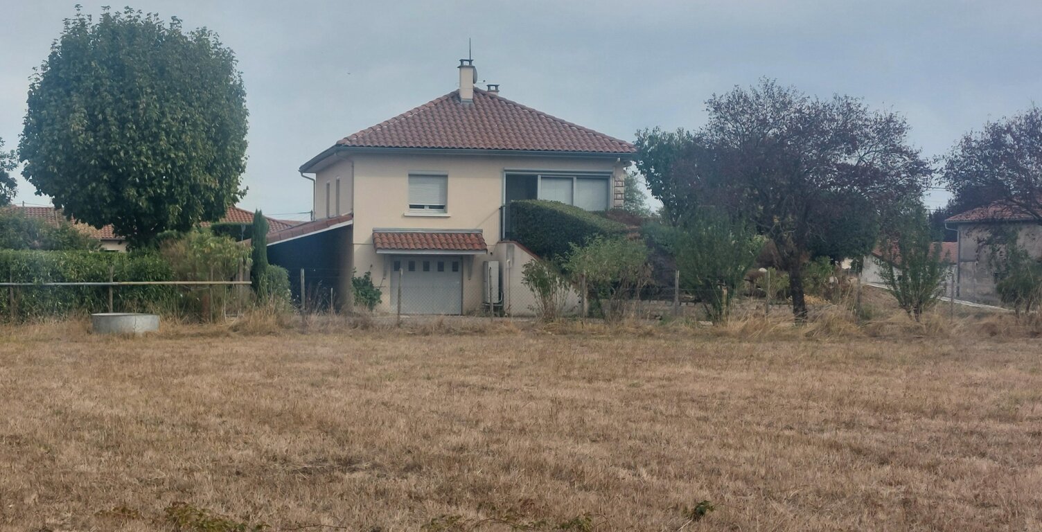 Vente maison 5 pièces 133 m² Montbrison (42600) — photo 1