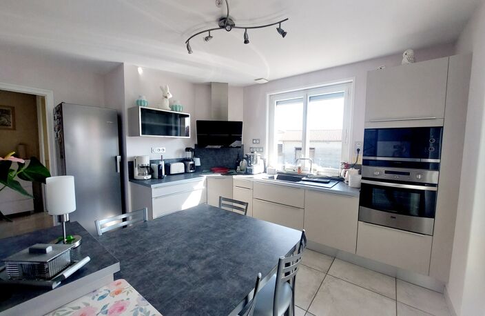 Vente maison 5 pièces 133 m² Montbrison (42600) — photo 3