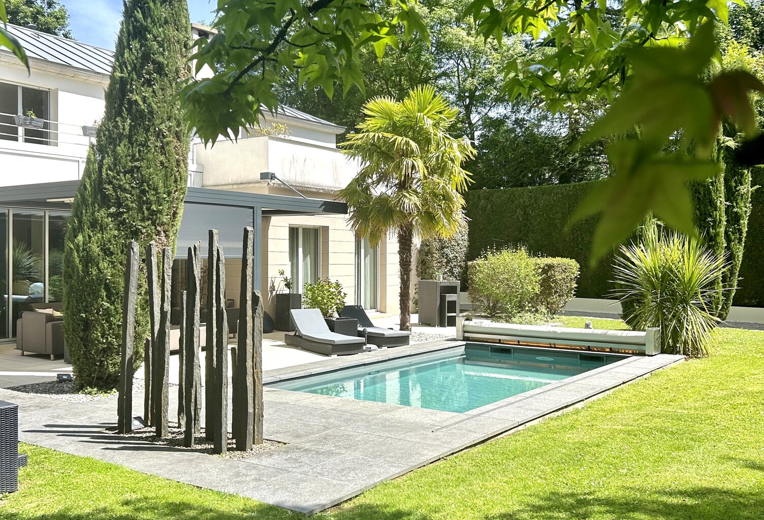 Villa d'architecte avec piscine et volumes exceptionnels — photo 1