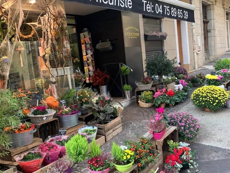 Aubenas centre : fonds de fleuriste équipé. clientèle établie — photo 1