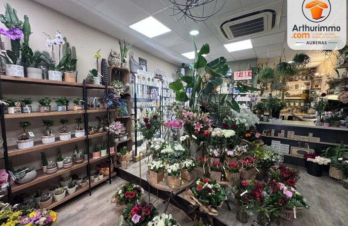 Aubenas centre : fonds de fleuriste équipé. clientèle établie — photo 4