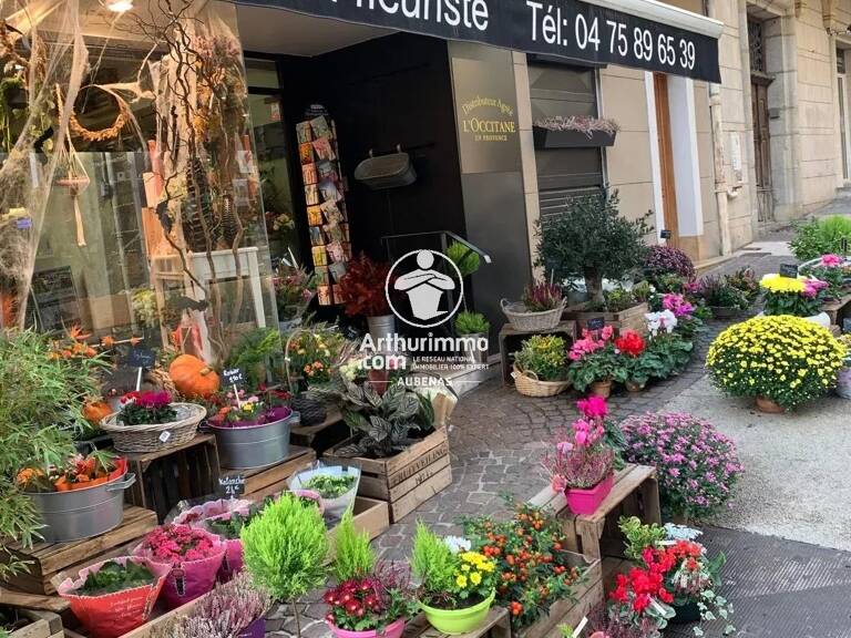 Aubenas centre : fonds de fleuriste équipé. clientèle établie — photo 1