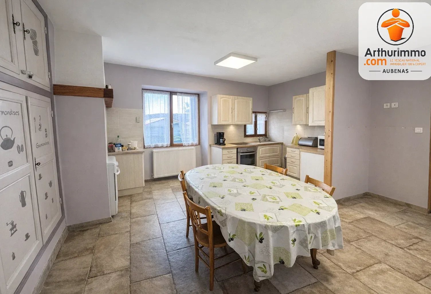 Une maison de hameau face aux collines ardéchoises — photo 1