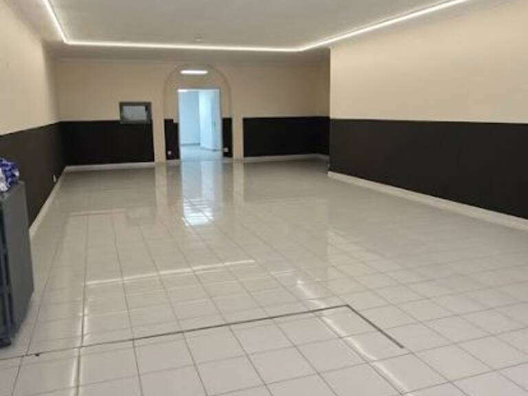 Local commercial — photo 1