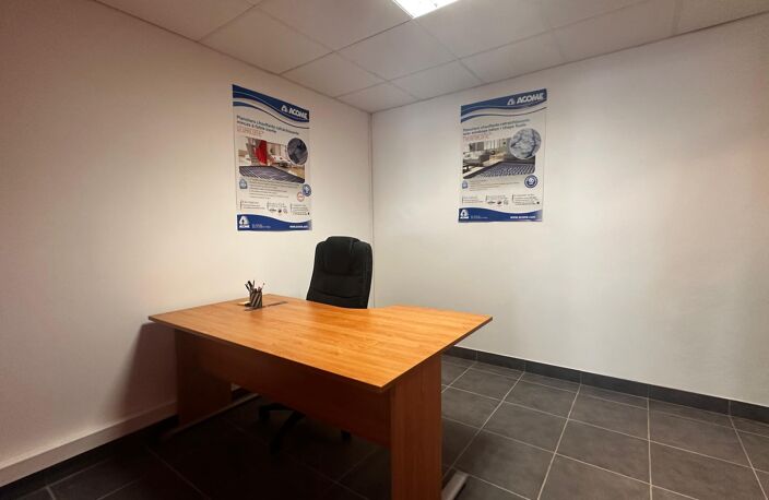 Location commerce  40 m² à Saint-Martin-de-Seignanx (40390) — photo 4