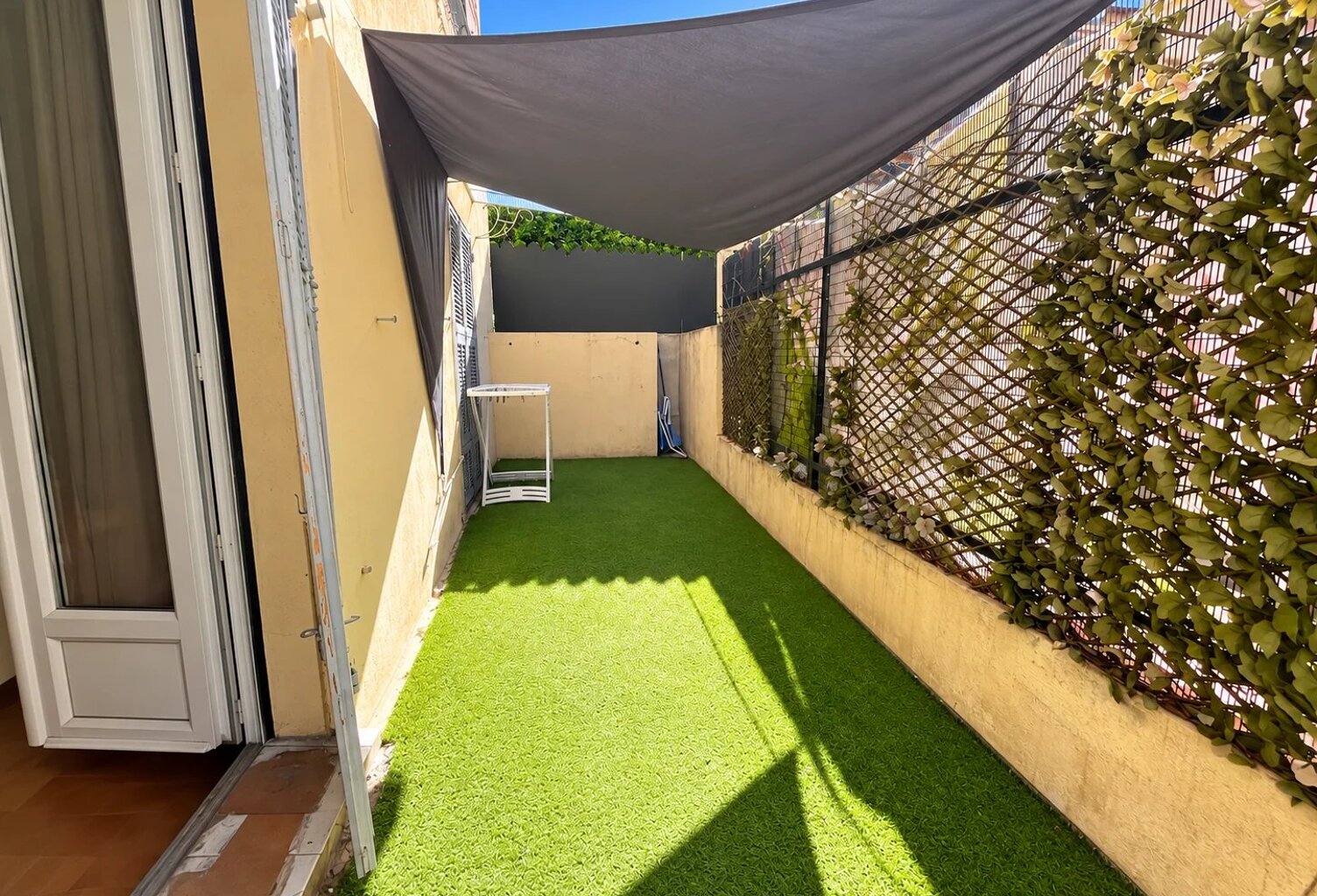 NICE – SAINT-ROCH – 2 PIÈCES AVEC TERRASSE - VENDU LOUE — photo 1