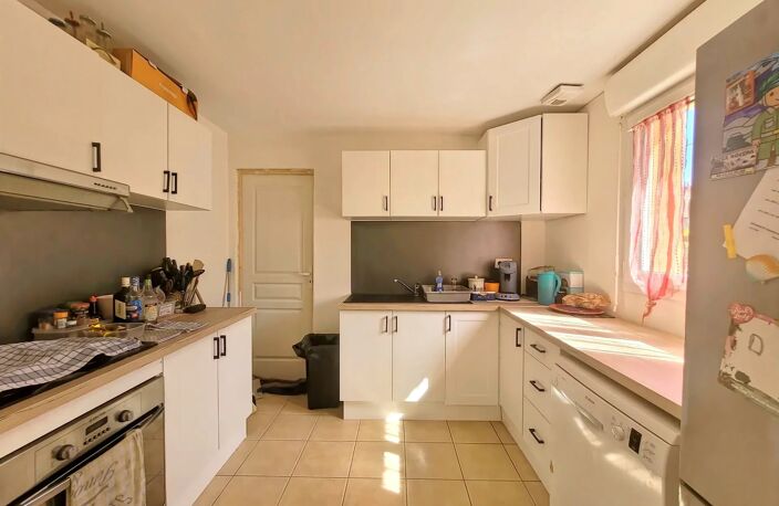 Modern 3-Bedroom House with Terrace in Bézancourt — photo 5