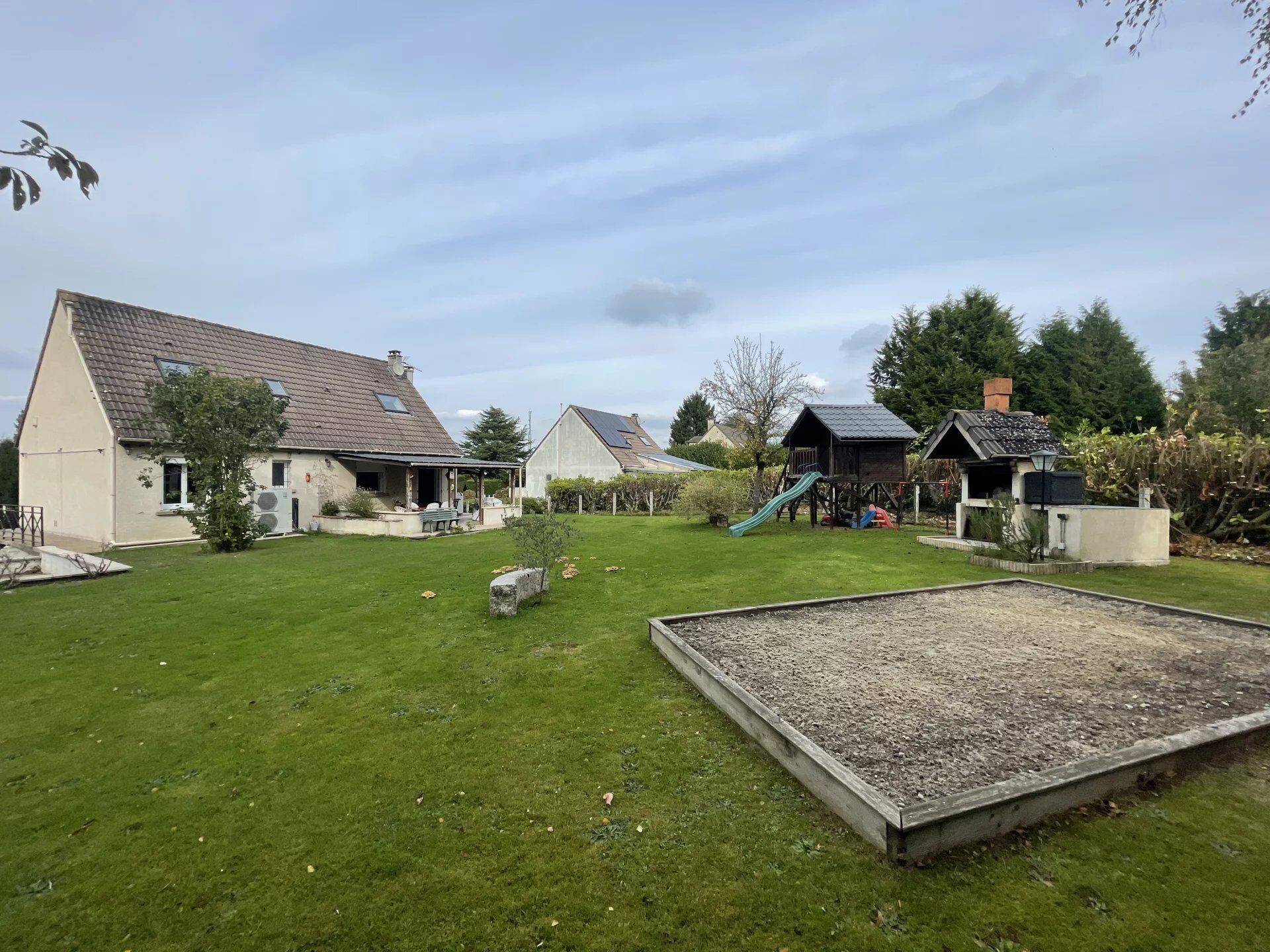 Maison 9 pièces 122 m² · à Saint-Pierre-Es-Champs · 122 m² · 235 500 €